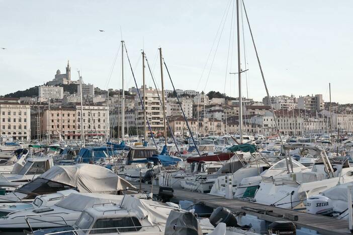 Photo du vieux port rempli de bateau